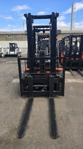 Дизельный погрузчик Hangcha CPCD30-A2G2 с подрулевым переключателем Дизельный погрузчик Hangcha CPCD30-A2G2 с подрулевым переключателем